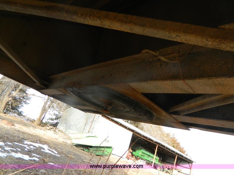 image for item G7683 1993 Merritt 43' double hopper grain trailer