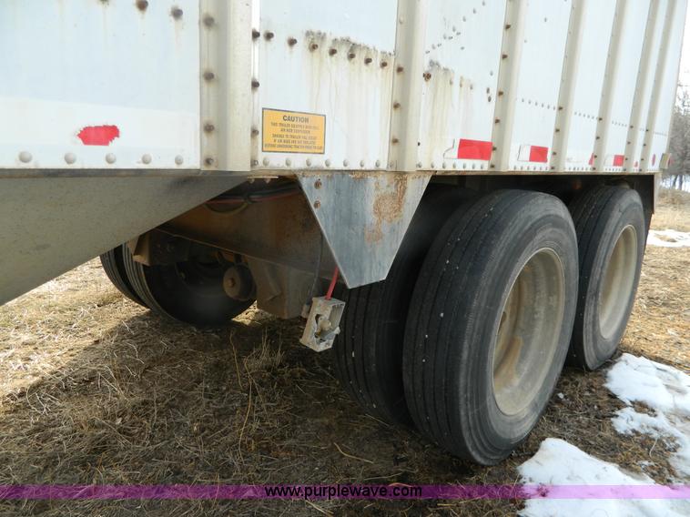 image for item G7683 1993 Merritt 43' double hopper grain trailer