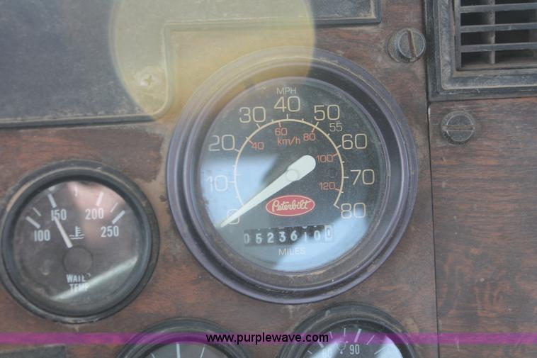 image for item O9356 1994 Peterbilt 375 semi truck