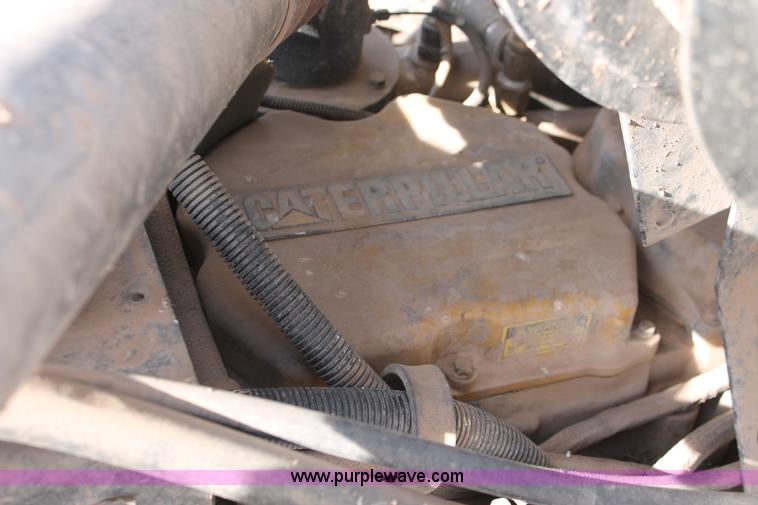 image for item O9356 1994 Peterbilt 375 semi truck