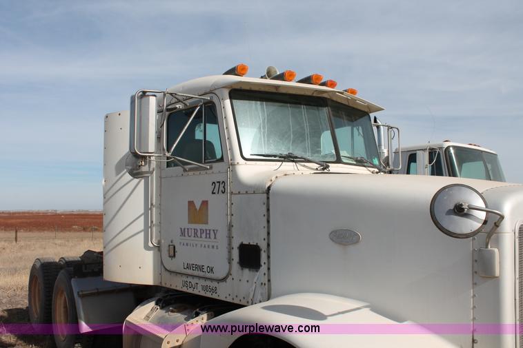 image for item O9356 1994 Peterbilt 375 semi truck