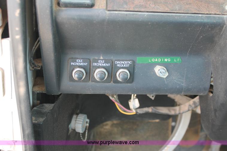 image for item O9357 1996 Volvo WCA semi truck