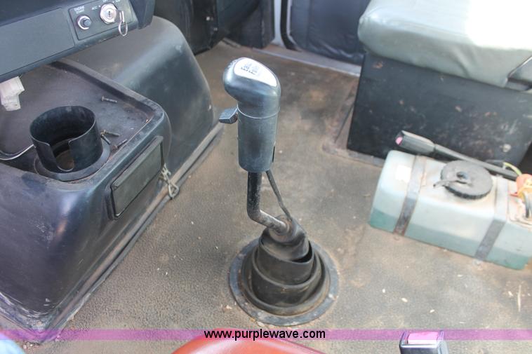 image for item O9357 1996 Volvo WCA semi truck