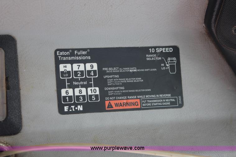 image for item O9357 1996 Volvo WCA semi truck