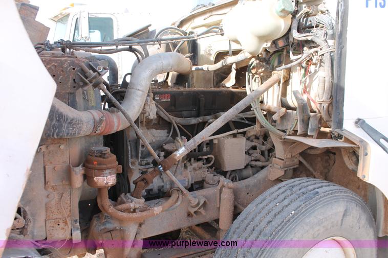 image for item O9357 1996 Volvo WCA semi truck