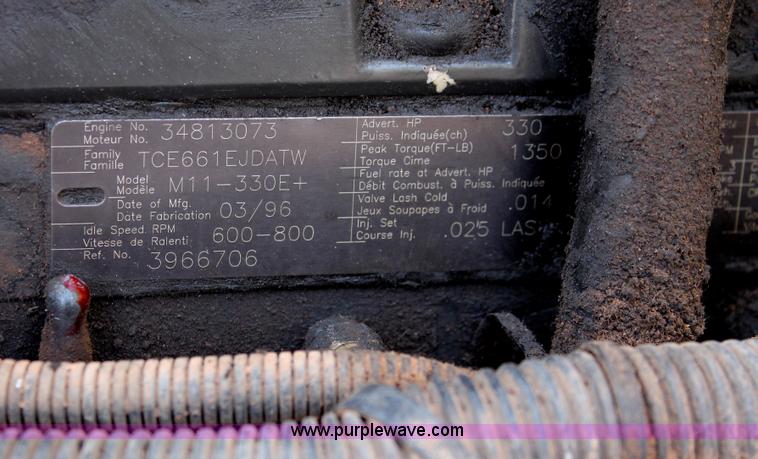 image for item O9357 1996 Volvo WCA semi truck