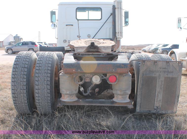 image for item O9357 1996 Volvo WCA semi truck