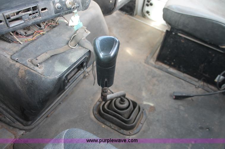 image for item O9361 1990 Volvo White GMC WG42T semi truck