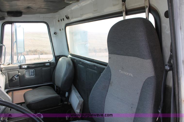 image for item O9361 1990 Volvo White GMC WG42T semi truck