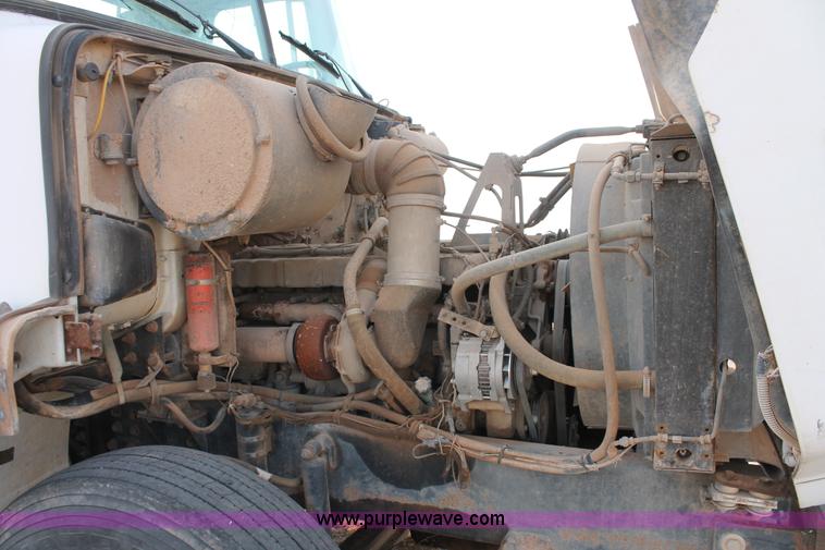 image for item O9361 1990 Volvo White GMC WG42T semi truck