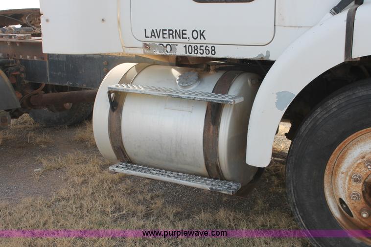 image for item O9361 1990 Volvo White GMC WG42T semi truck