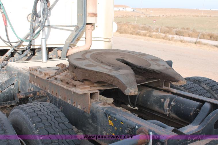 image for item O9361 1990 Volvo White GMC WG42T semi truck