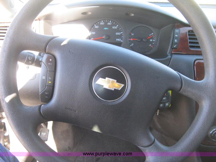 image for item B8454 2008 Chevrolet Impala LS