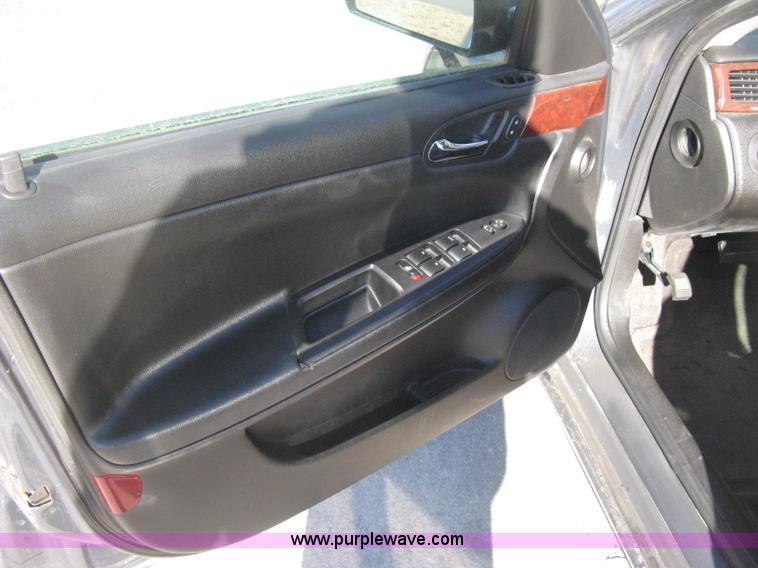 image for item B8455 2008 Chevrolet Impala LS