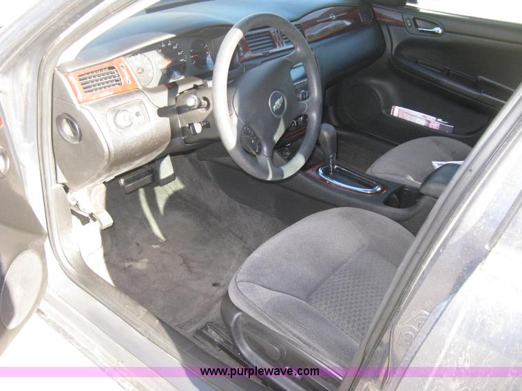 image for item B8455 2008 Chevrolet Impala LS