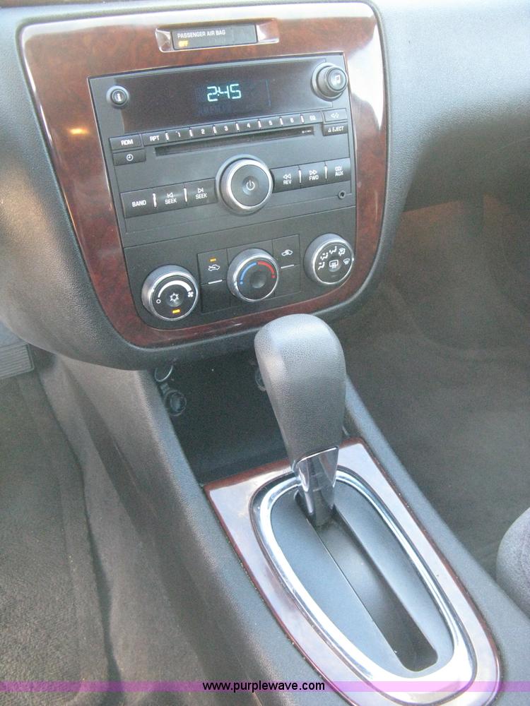 image for item B8455 2008 Chevrolet Impala LS