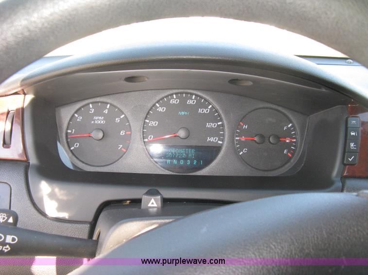 image for item B8455 2008 Chevrolet Impala LS