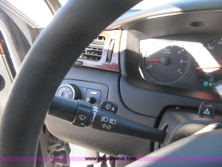 image for item B8455 2008 Chevrolet Impala LS