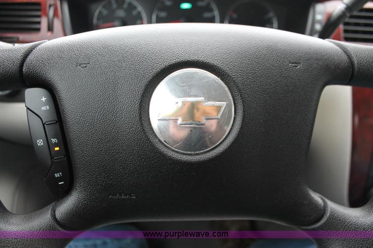 image for item E2806 2007 Chevrolet Impala LT