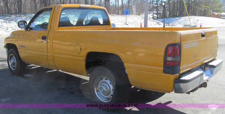 image for item E3624 2002 Dodge Ram 2500 pickup truck