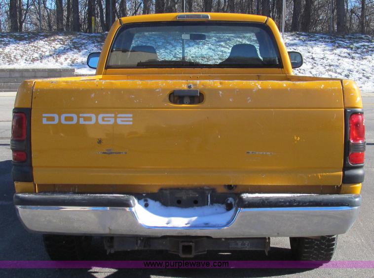 image for item E3624 2002 Dodge Ram 2500 pickup truck