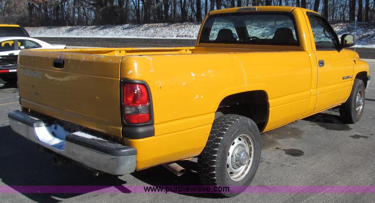 image for item E3624 2002 Dodge Ram 2500 pickup truck