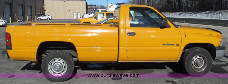 image for item E3624 2002 Dodge Ram 2500 pickup truck