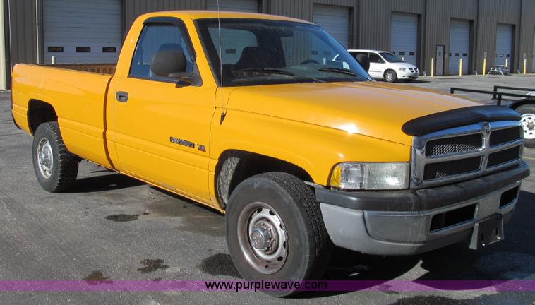 image for item E3624 2002 Dodge Ram 2500 pickup truck