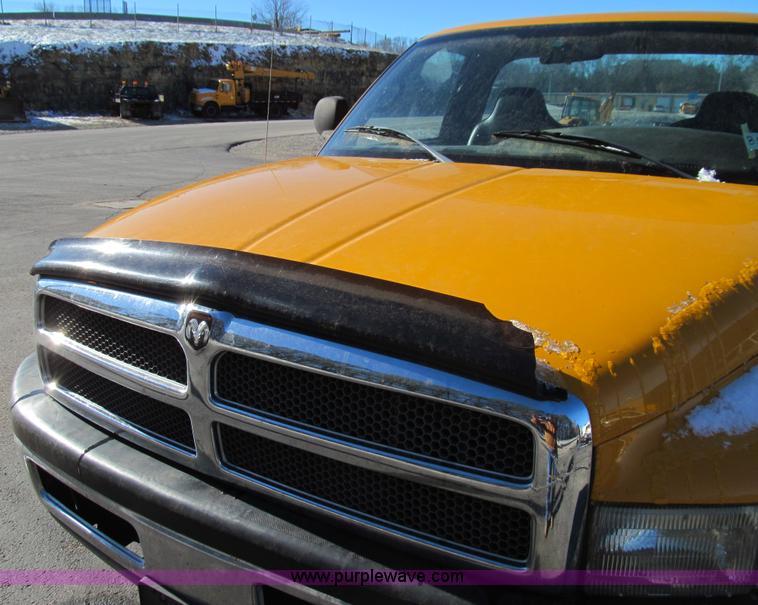 image for item E3624 2002 Dodge Ram 2500 pickup truck
