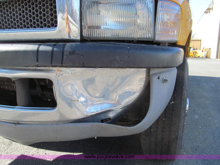 image for item E3624 2002 Dodge Ram 2500 pickup truck