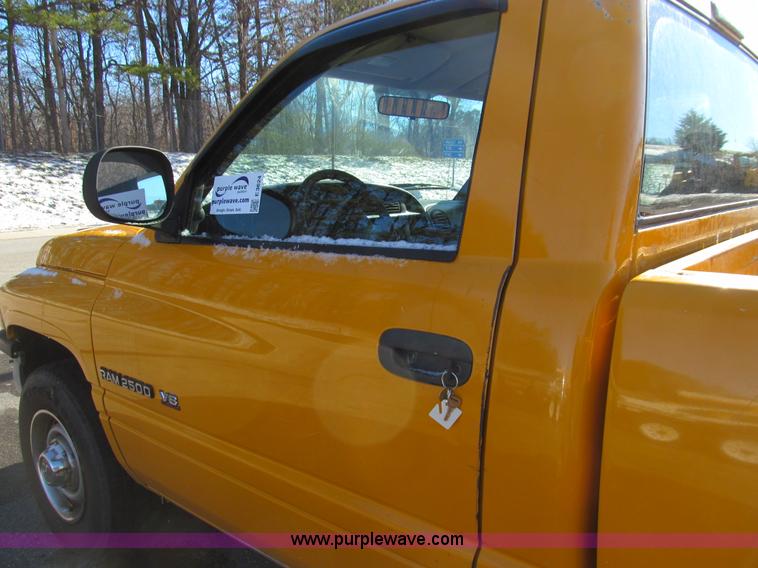 image for item E3624 2002 Dodge Ram 2500 pickup truck