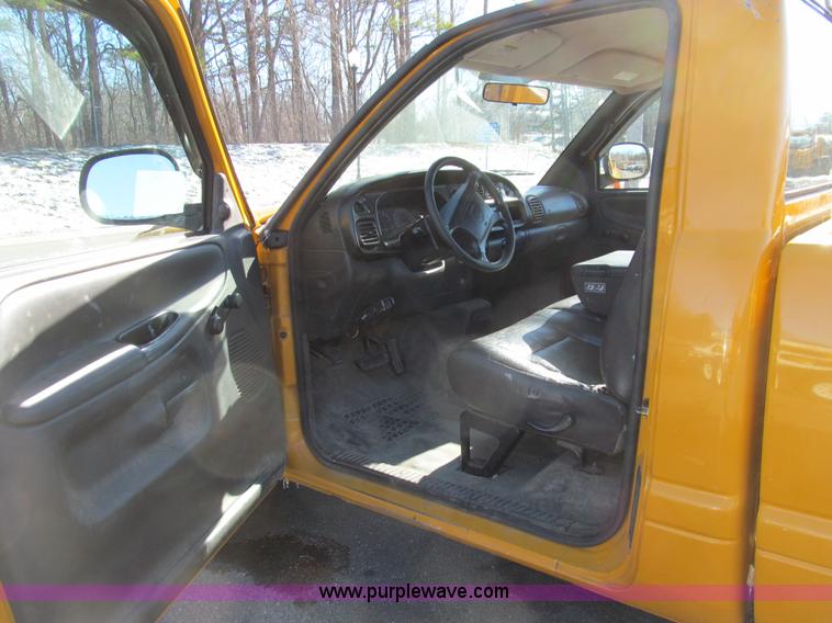 image for item E3624 2002 Dodge Ram 2500 pickup truck