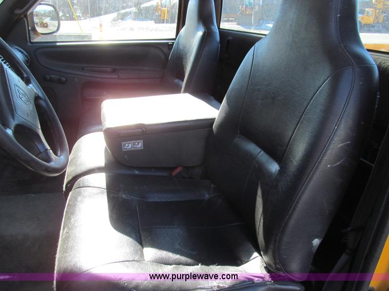 image for item E3624 2002 Dodge Ram 2500 pickup truck