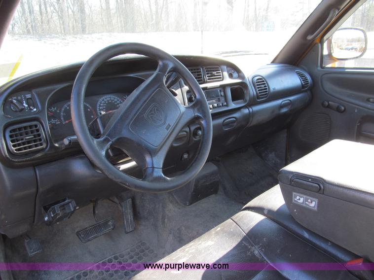 image for item E3624 2002 Dodge Ram 2500 pickup truck