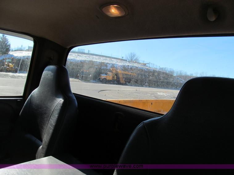 image for item E3624 2002 Dodge Ram 2500 pickup truck