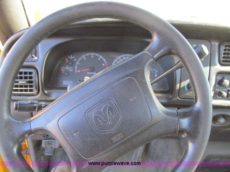 image for item E3624 2002 Dodge Ram 2500 pickup truck