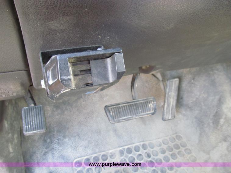 image for item E3624 2002 Dodge Ram 2500 pickup truck