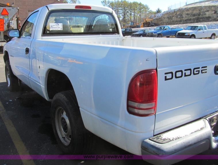 image for item E3626 2001 Dodge Dakota pickup truck