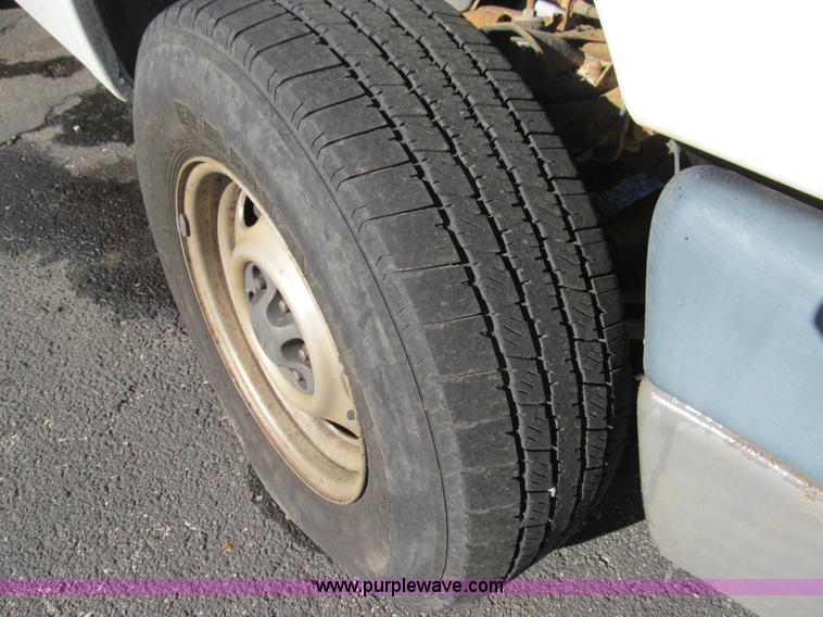 image for item E3626 2001 Dodge Dakota pickup truck