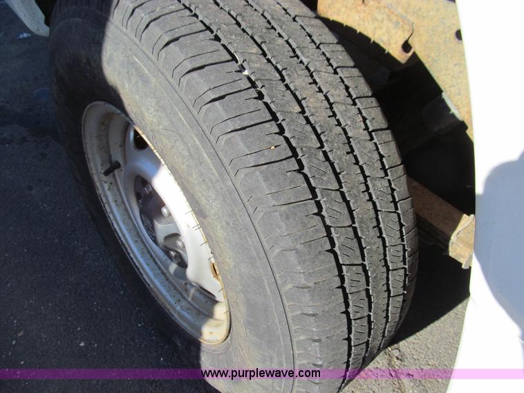 image for item E3626 2001 Dodge Dakota pickup truck