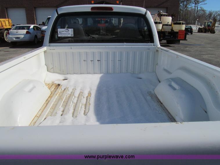 image for item E3626 2001 Dodge Dakota pickup truck