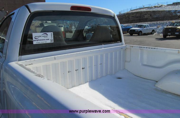 image for item E3626 2001 Dodge Dakota pickup truck