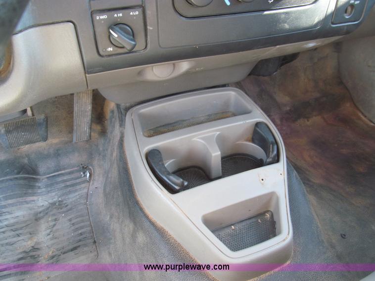 image for item E3626 2001 Dodge Dakota pickup truck