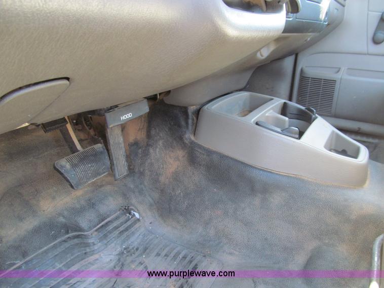 image for item E3626 2001 Dodge Dakota pickup truck