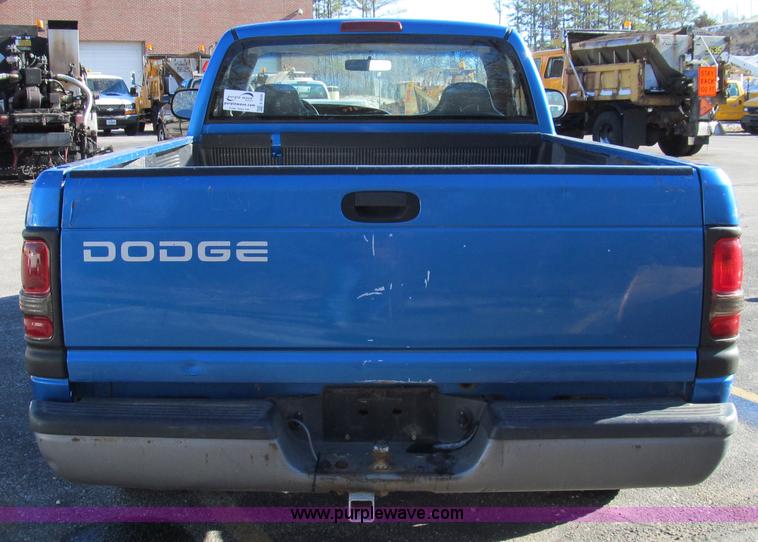 image for item E3628 2001 Dodge Ram 1500 pickup truck