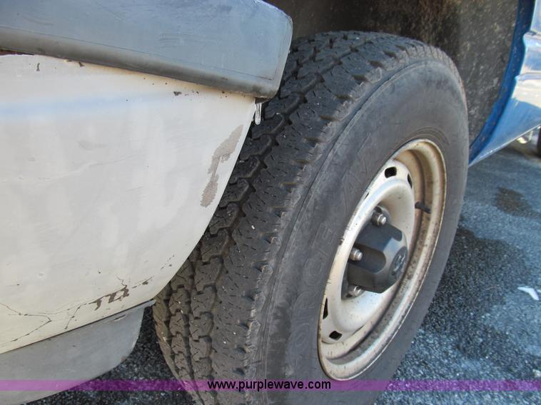 image for item E3628 2001 Dodge Ram 1500 pickup truck