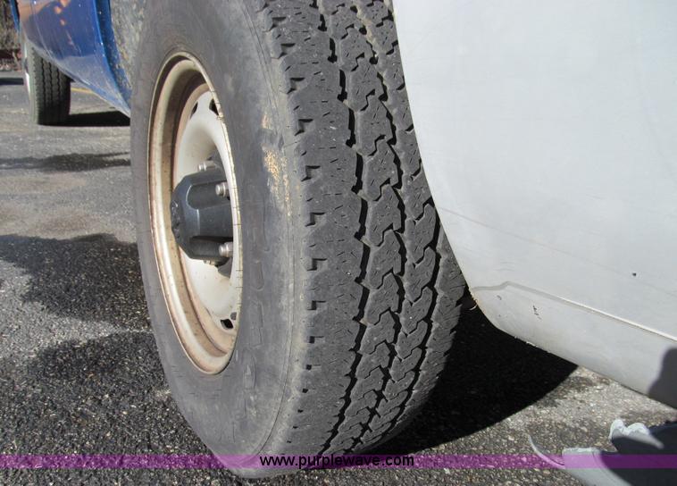 image for item E3628 2001 Dodge Ram 1500 pickup truck