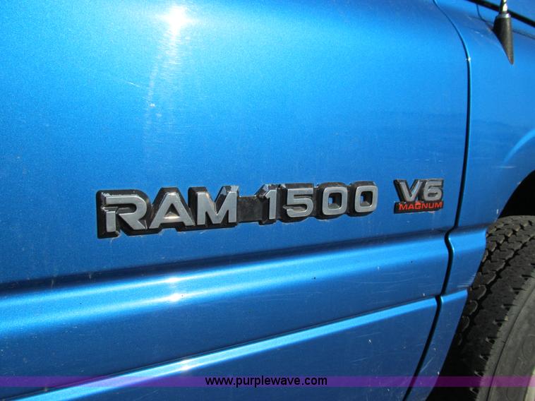 image for item E3628 2001 Dodge Ram 1500 pickup truck