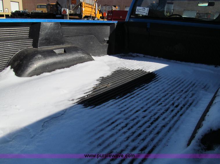 image for item E3628 2001 Dodge Ram 1500 pickup truck