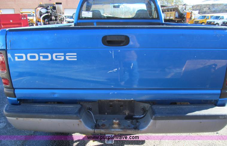 image for item E3628 2001 Dodge Ram 1500 pickup truck
